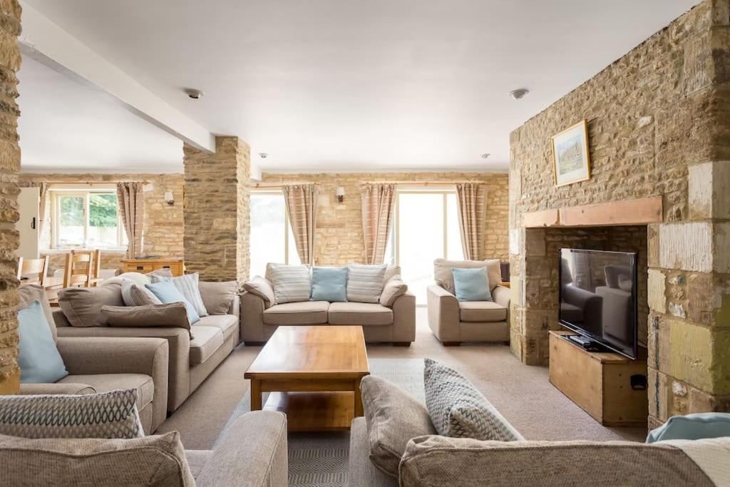 Stanton House, 6 Bedroom, 5 Bath Cheltenham Exterior foto